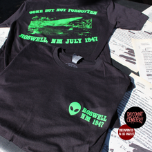Load image into Gallery viewer, ROSWELL '47 black tee