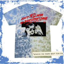 Laden Sie das Bild in den Galerie-Viewer, CRYPT 1990 „Knochen“ Sand-T-Shirt (XS/S/3X)