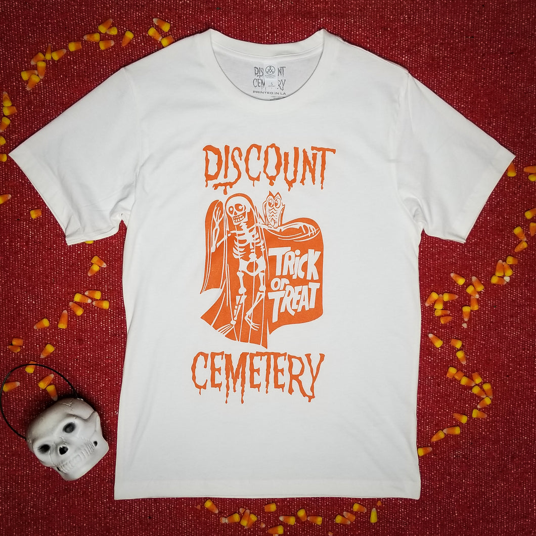 TRICK OR TREAT white - Discount Cemetery
