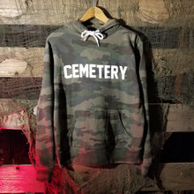 Laden Sie das Bild in den Galerie-Viewer, GROUNDSKEEPER camo hoodie - Discount Cemetery